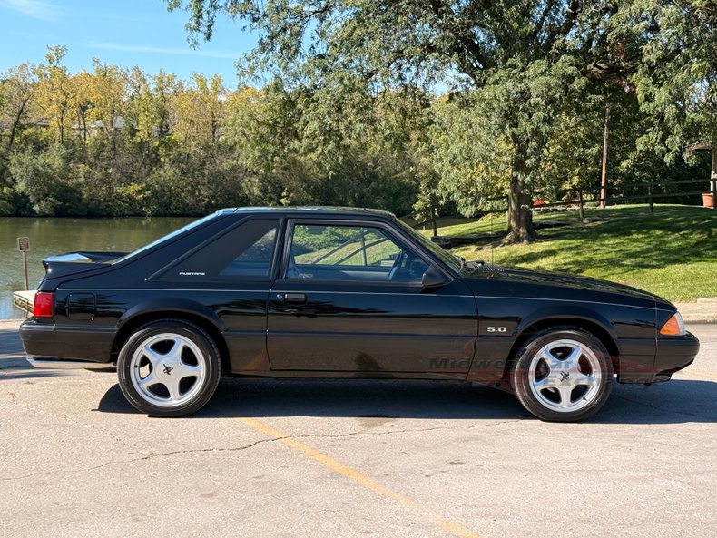1990 ford mustang lx