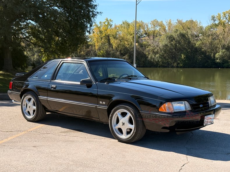 1990 ford mustang lx