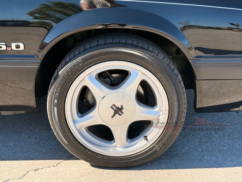 1990 ford mustang lx