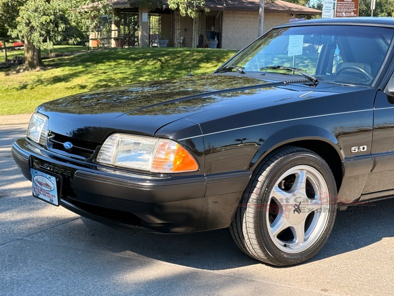 1990 ford mustang lx