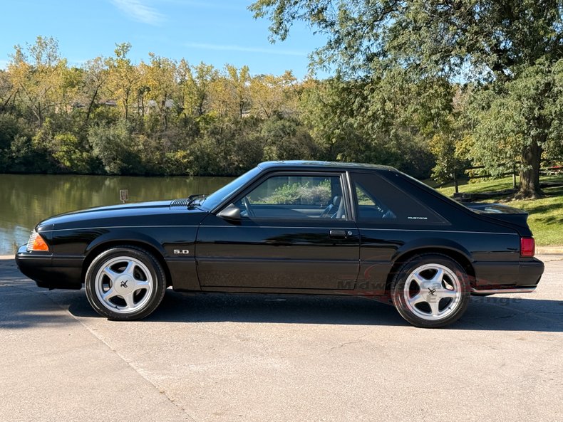 1990 ford mustang lx