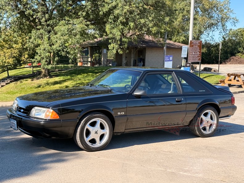 1990 ford mustang lx