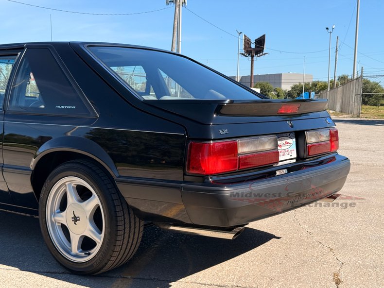 1990 ford mustang lx