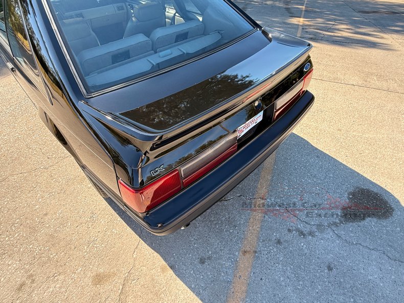 1990 ford mustang lx