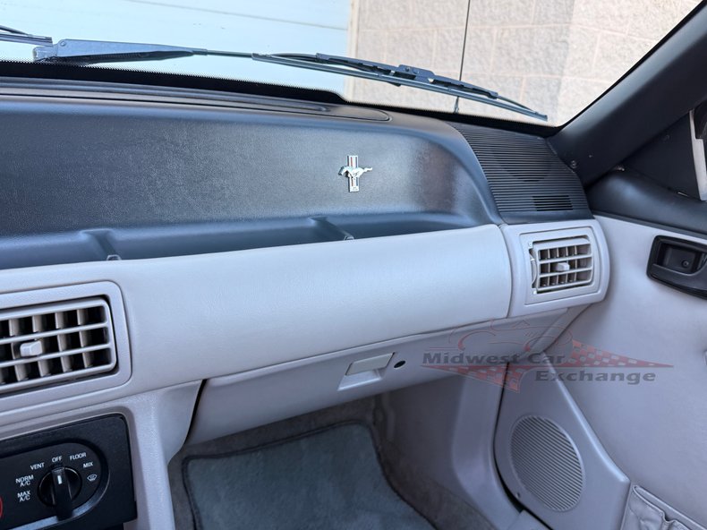 1990 ford mustang lx