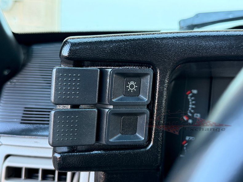 1990 ford mustang lx