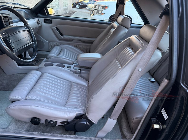 1990 ford mustang lx