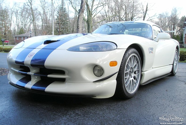 1998 dodge viper gts r