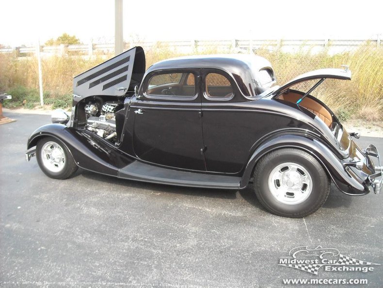 1934 ford 5 window coupe