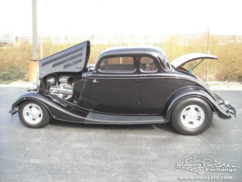 1934 ford 5 window coupe