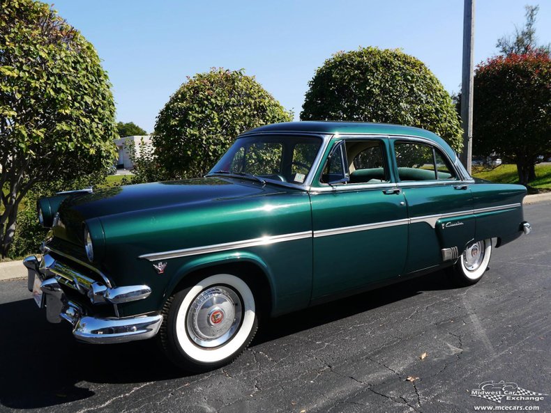 1954 ford crestline fordor