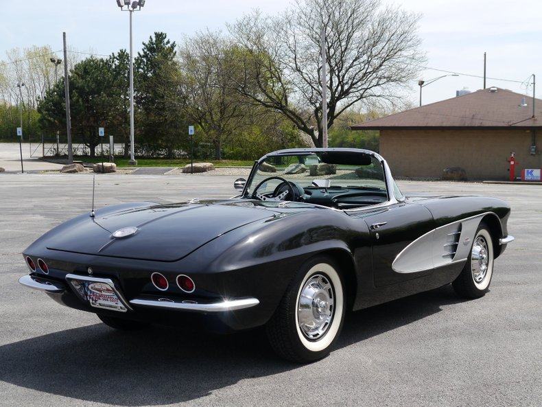 1961 chevrolet corvette convertible