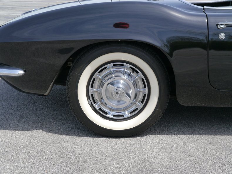 1961 chevrolet corvette convertible