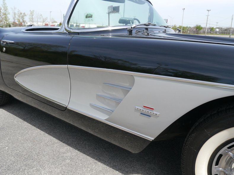 1961 chevrolet corvette convertible