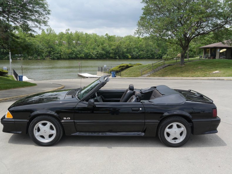 1993 ford mustang gt convertible