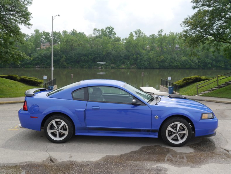 2004 ford mustang mach 1