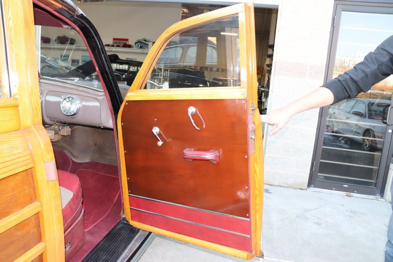 1947 pontiac streamliner woodie