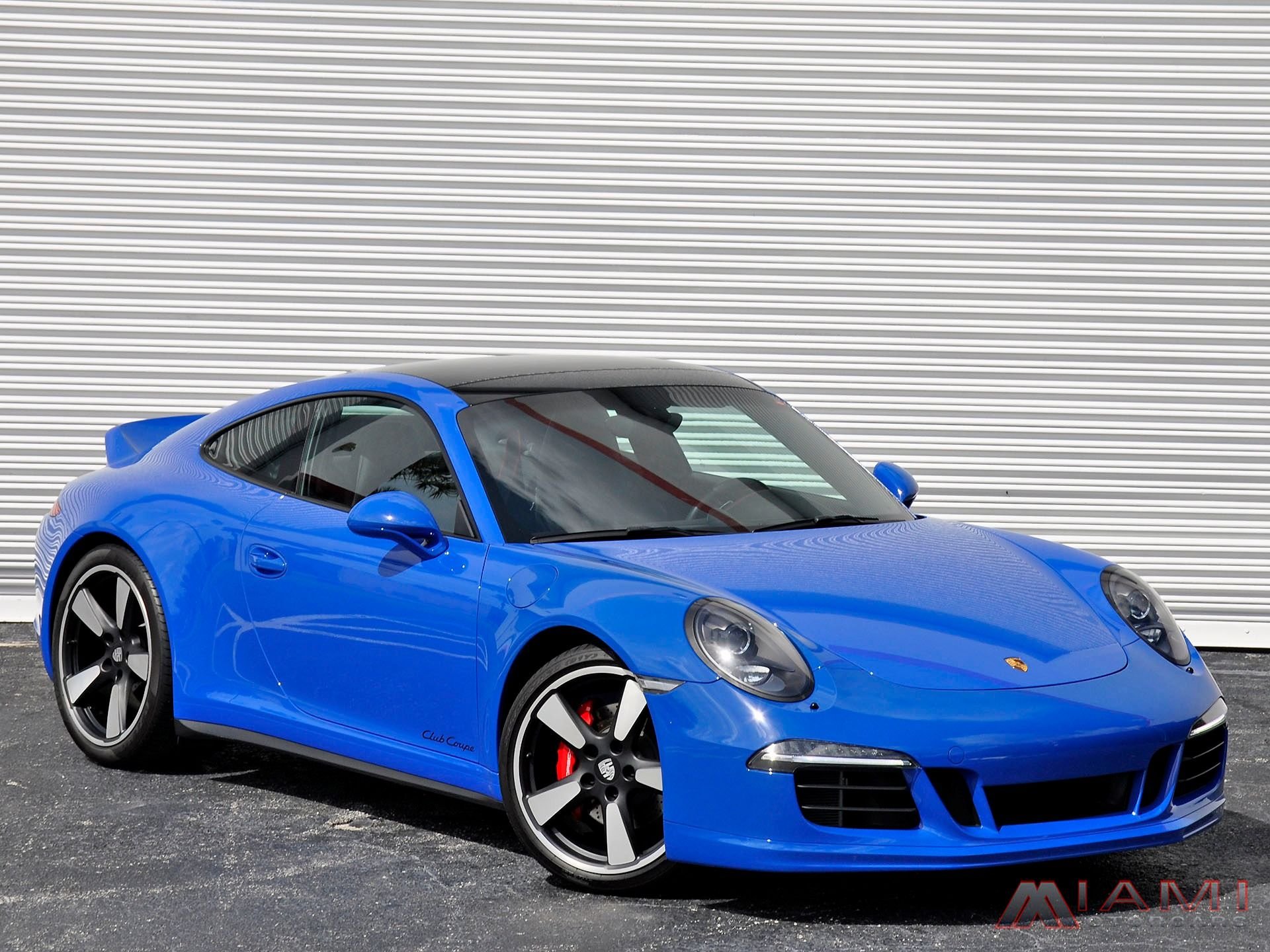 2016 Porsche 911 GTS CLUB COUPE CAR LIMTED EDITION  (1 of 60)