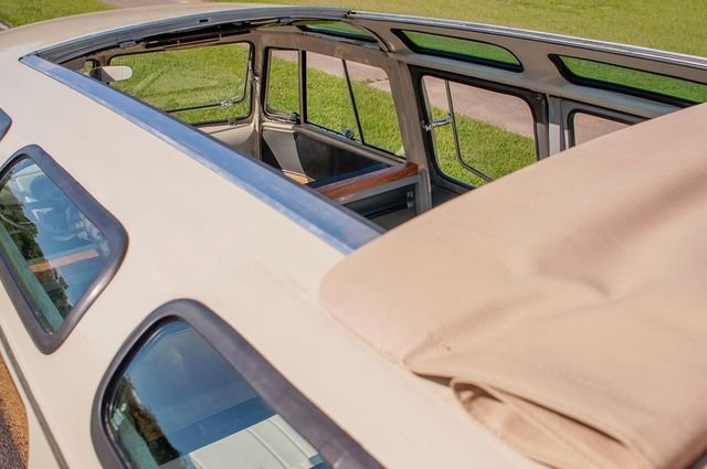 1959 Volkswagen 19-Window Bus | Motoexotica Classic Cars