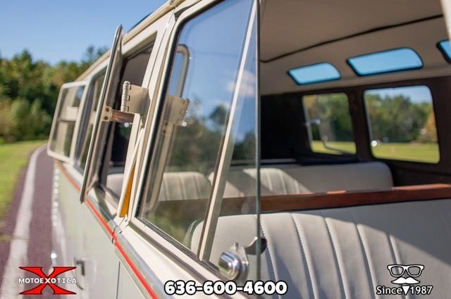 1959 Volkswagen 19-Window Bus | Motoexotica Classic Cars