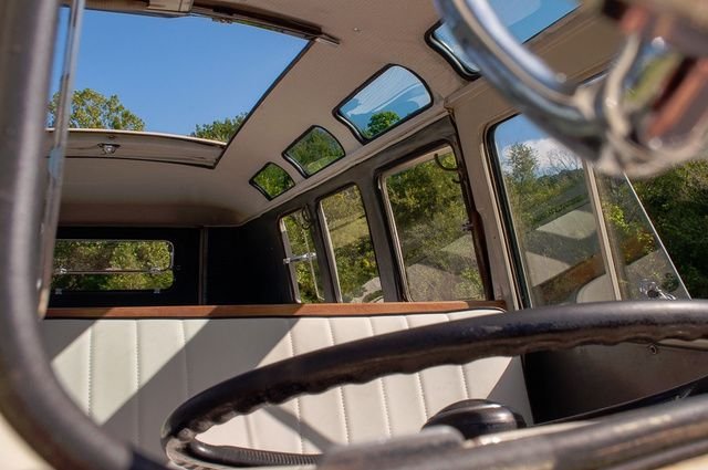 1959 Volkswagen 19-Window Bus | Motoexotica Classic Cars