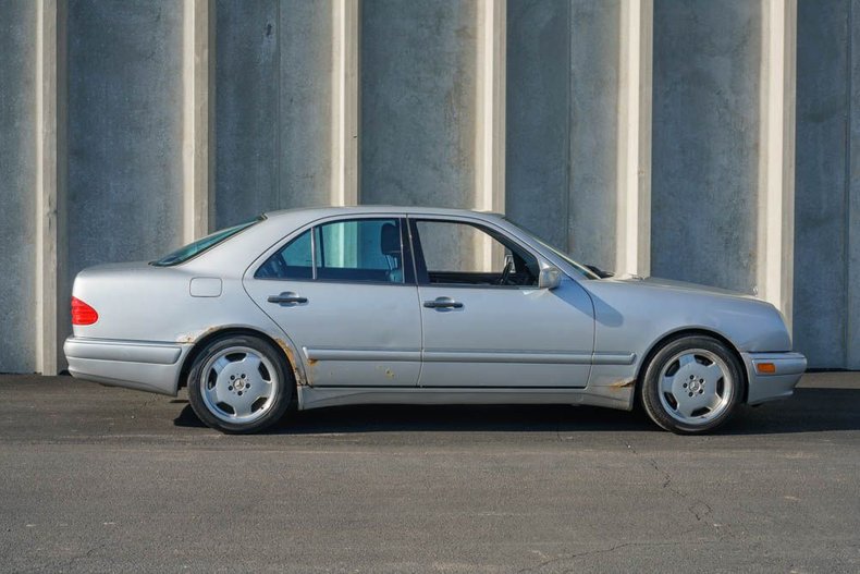 1999 Mercedes-Benz E55 26