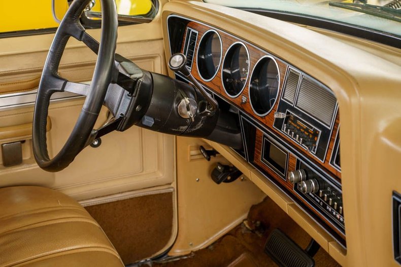 1981 Dodge D150 Royal Half-ton 19