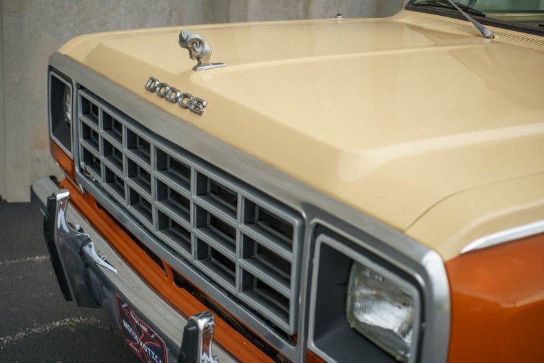 1981 Dodge D150 Royal Half-ton 77