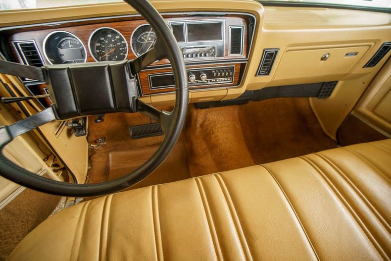 1981 Dodge D150 Royal Half-ton 94
