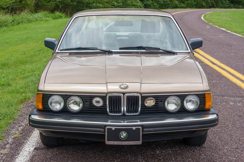 1984 BMW 733I 38