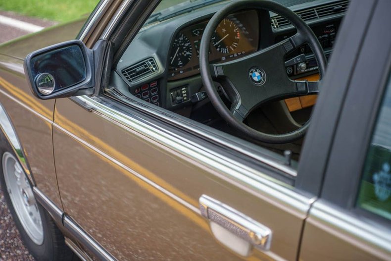 1984 BMW 733I 52