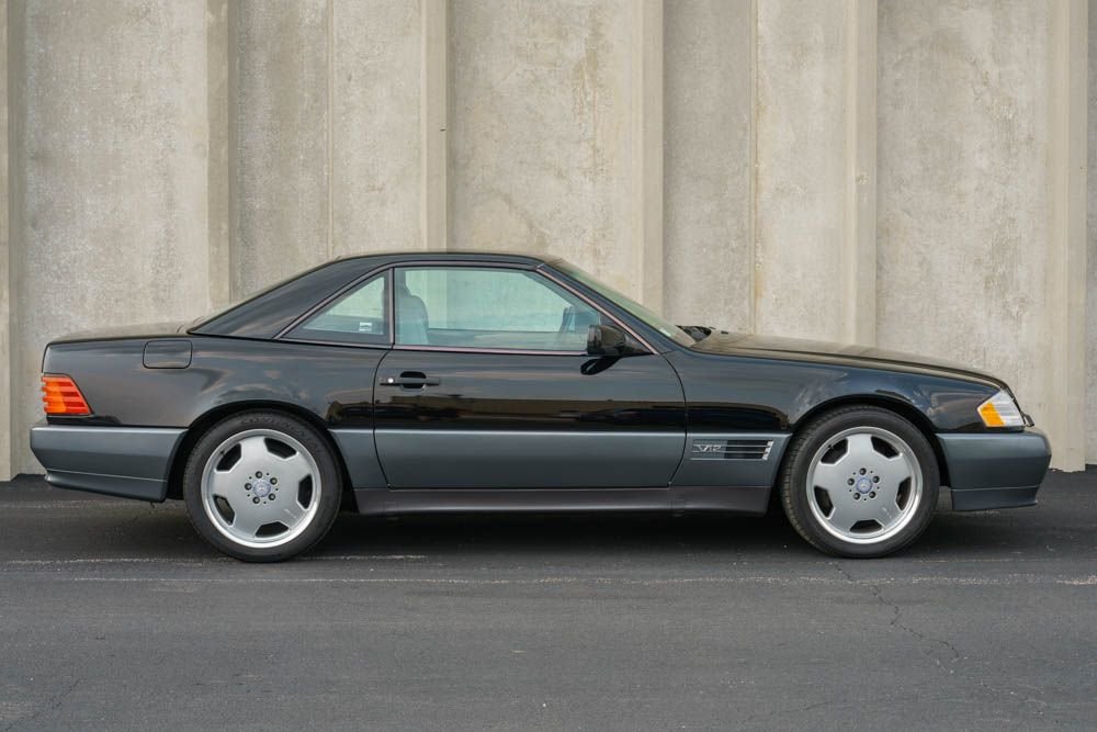 230101 | 1995 Mercedes-Benz SL Class 2dr Roadster 6.0L | Motoexotica Classic Cars