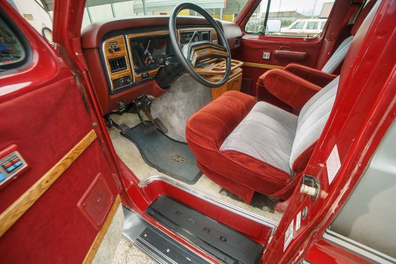 1991 Ford Customized Super Passenger Van 15