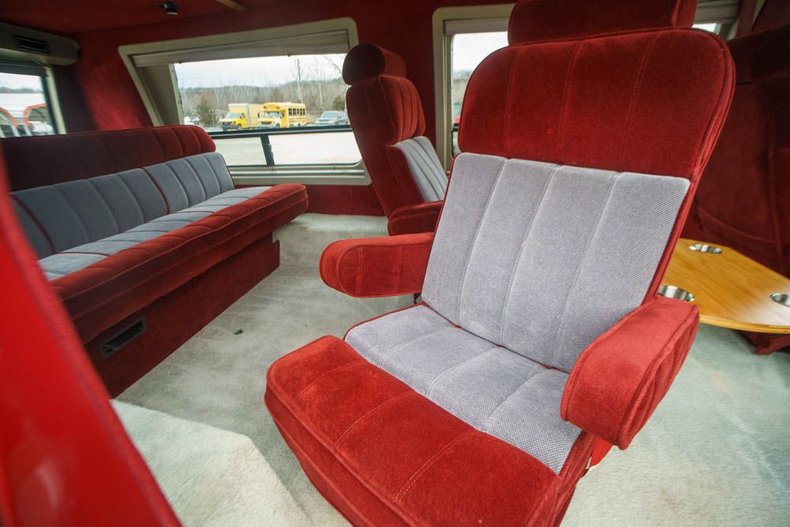 1991 Ford Customized Super Passenger Van 17