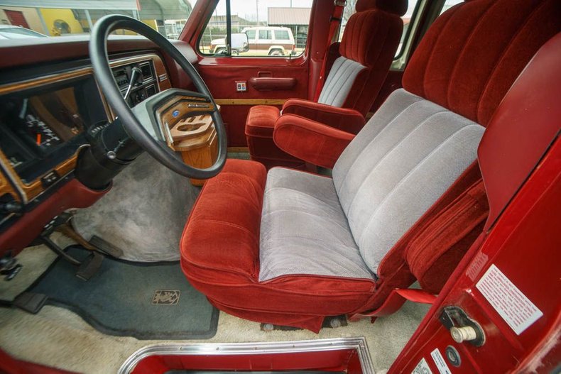 1991 Ford Customized Super Passenger Van 88