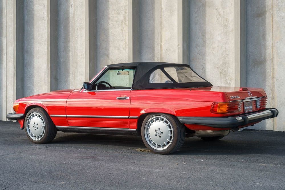 C00445.1 | 1988 Mercedes-Benz 560 SL | Motoexotica Classic Cars