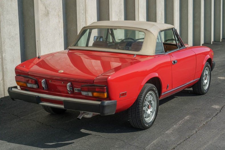 1982 Fiat Spider 2000 36