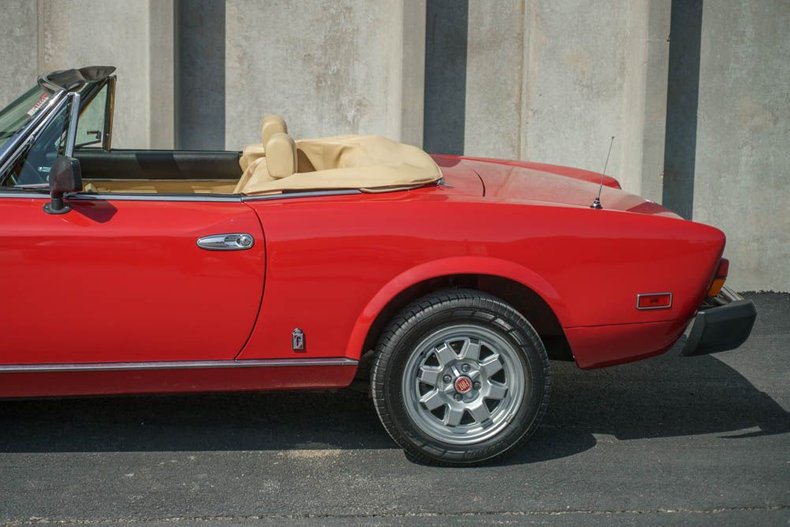1982 Fiat Spider 2000 47