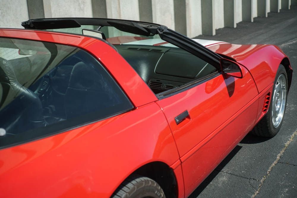 C00454 | 1995 Chevrolet Corvette 2dr Coupe | Motoexotica Classic Cars