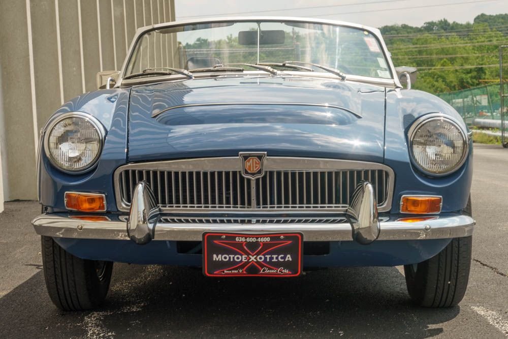 C00458 | 1969 MG MGC Roadster | Motoexotica Classic Cars