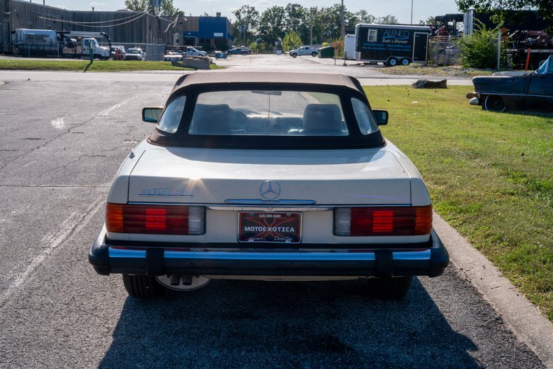 1983 Mercedes-Benz 380 SL 23