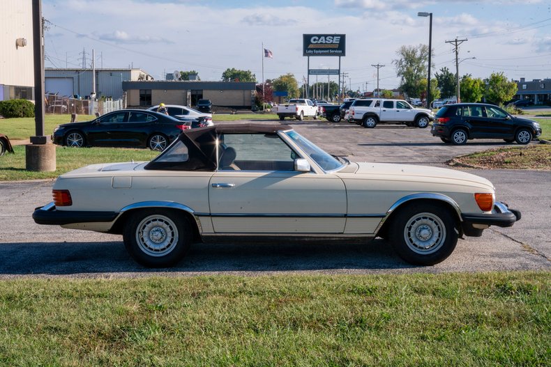 1983 Mercedes-Benz 380 SL 28