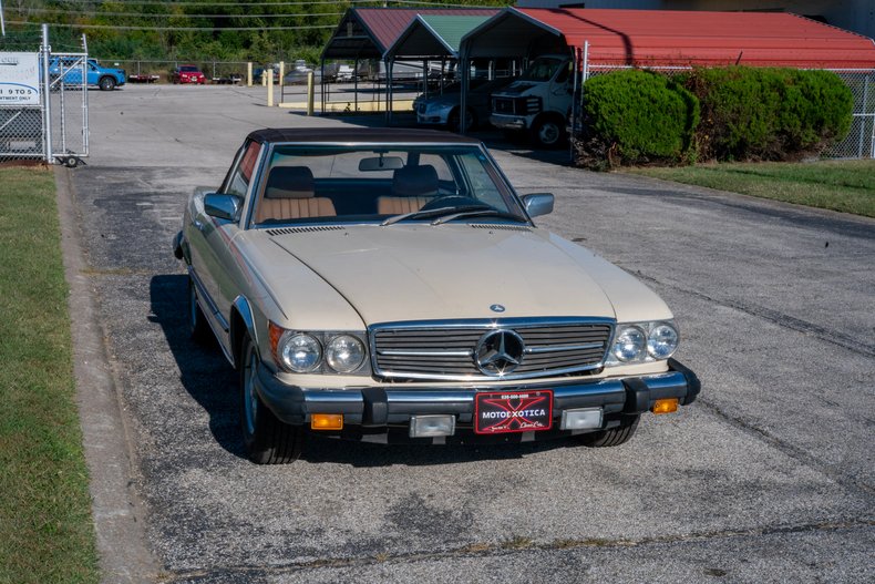 1983 Mercedes-Benz 380 SL 32