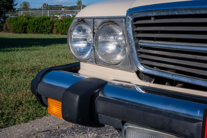1983 Mercedes-Benz 380 SL 35