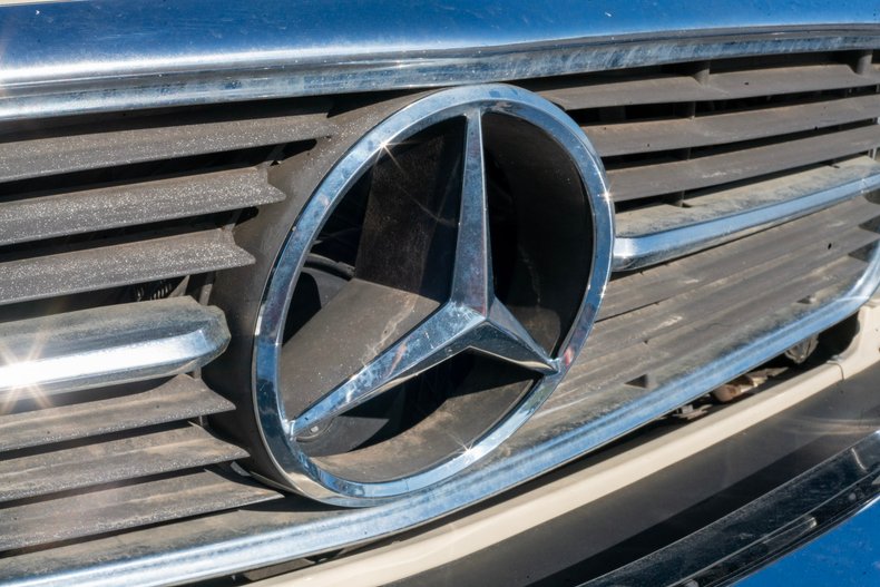 1983 Mercedes-Benz 380 SL 34