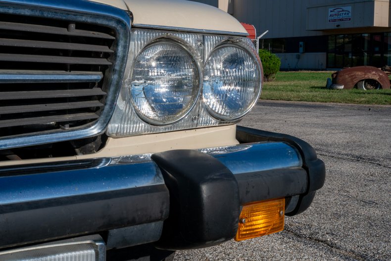 1983 Mercedes-Benz 380 SL 36