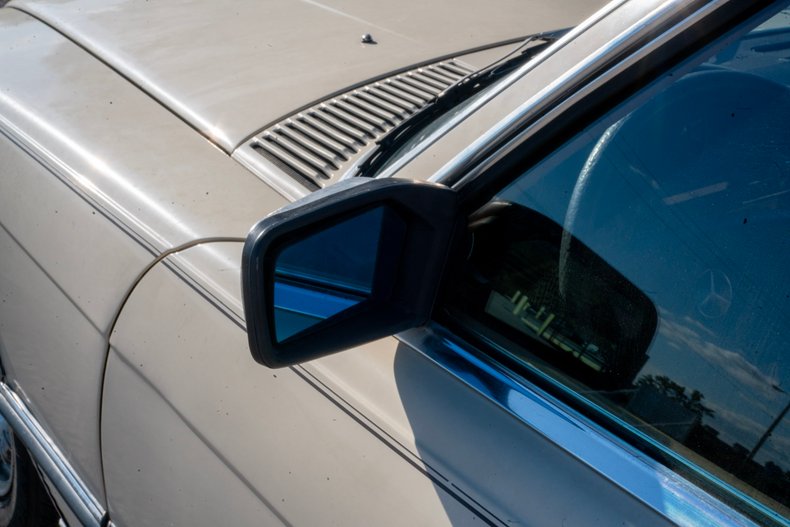 1983 Mercedes-Benz 380 SL 44