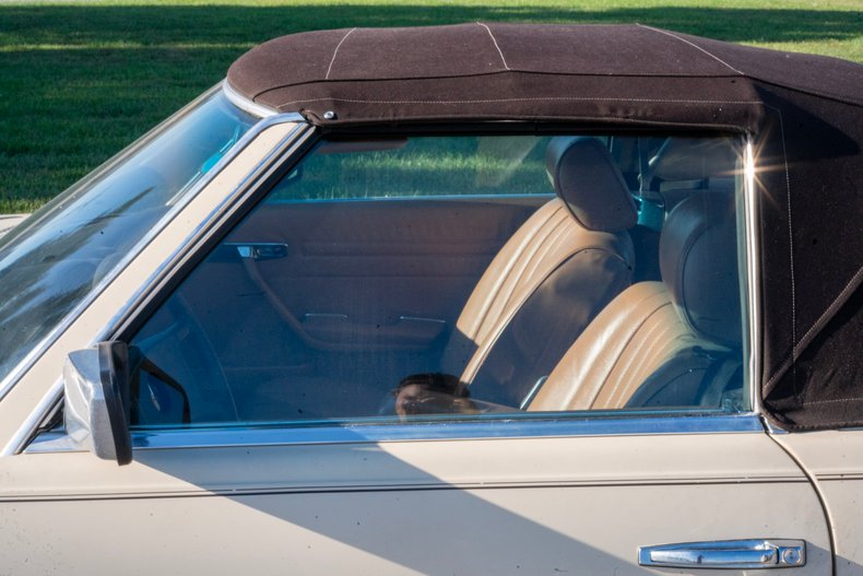 1983 Mercedes-Benz 380 SL 58