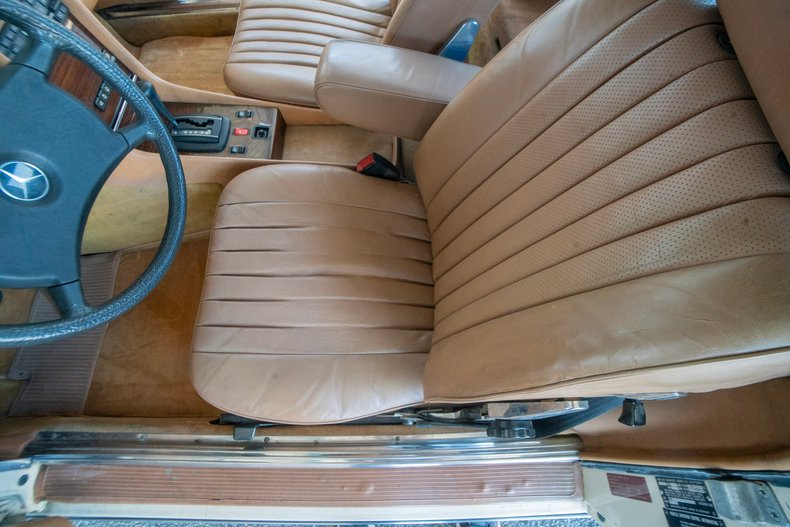 1983 Mercedes-Benz 380 SL 69