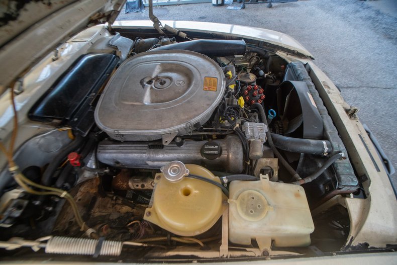 1983 Mercedes-Benz 380 SL 96
